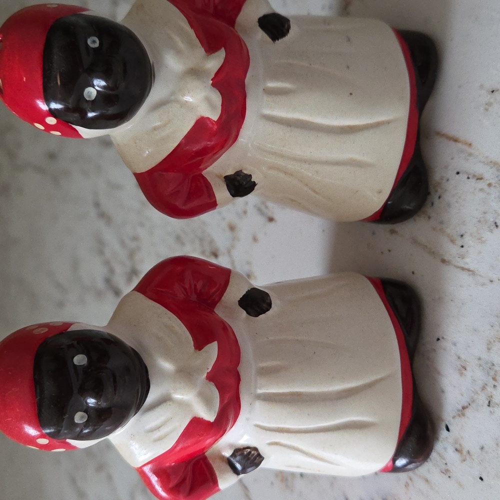 Vintage Ceramic Mammy Salt & Pepper Set